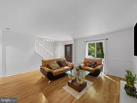 2321 Emerald Heights Ct, Reston, VA 20191 photo 5