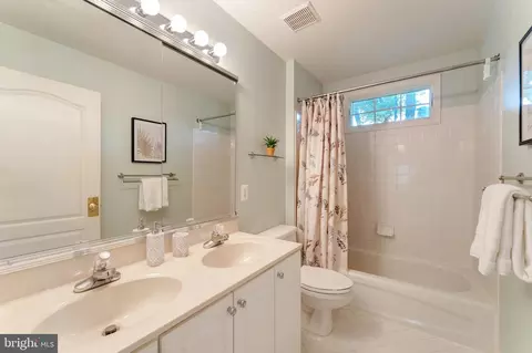 Bath - 1309 Murray Downs Way, Reston, VA 20194 photo 4 of 5