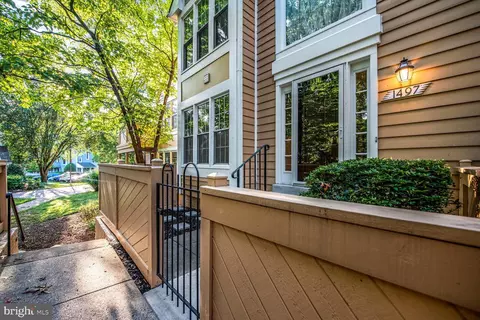 1497 Church Hill Pl, Reston, VA 20194