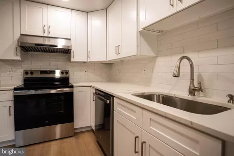 6907 Barnack Dr, Springfield, VA 22152 photo 16