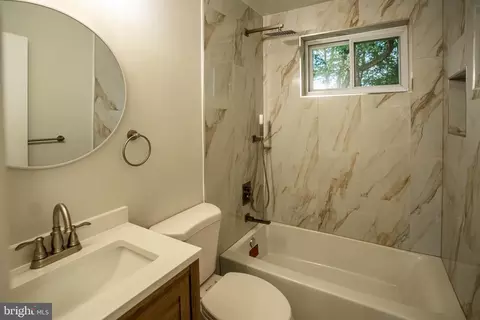 6907 Barnack Dr, Springfield, VA 22152 photo 9