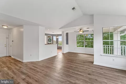 5636 Willoughby Newton Dr #35, Centreville, VA 20120