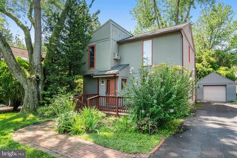 7125 Gordons Rd, Falls Church, VA 22043