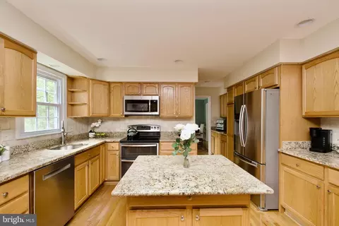 6007 Wheaton Dr, Burke, VA 22015 photo 13