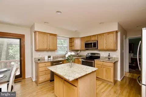 6007 Wheaton Dr, Burke, VA 22015 photo 12