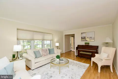 6007 Wheaton Dr, Burke, VA 22015 photo 9