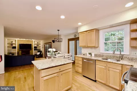 6007 Wheaton Dr, Burke, VA 22015 photo 17