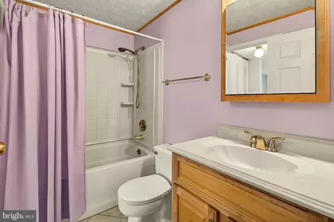 Bath - 8353 Bark Tree Ct, Springfield, VA 22153 photo 1 of 2