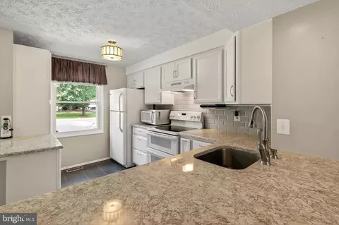 Kitchen - 8353 Bark Tree Ct, Springfield, VA 22153 photo 2 of 5