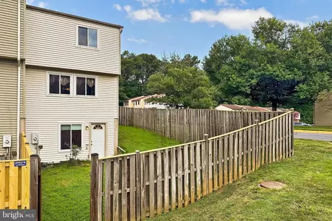 Exterior - 8353 Bark Tree Ct, Springfield, VA 22153 photo 4 of 5