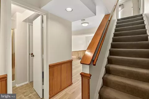 Entry Way - 8353 Bark Tree Ct, Springfield, VA 22153 photo 5 of 6
