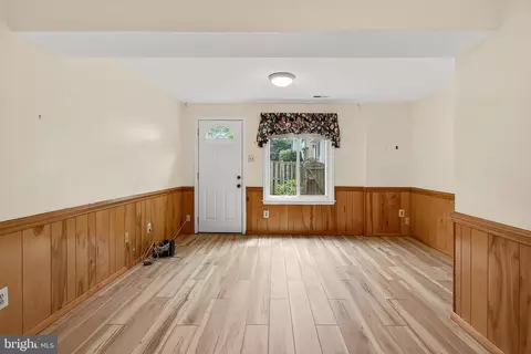 Living - 8353 Bark Tree Ct, Springfield, VA 22153 photo 2 of 3