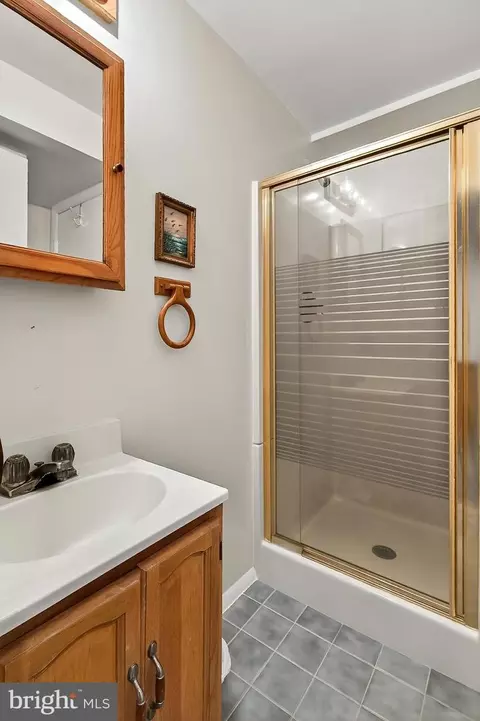 Bath - 8353 Bark Tree Ct, Springfield, VA 22153 photo 2 of 2