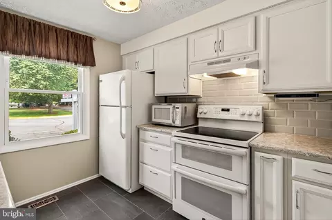 Kitchen - 8353 Bark Tree Ct, Springfield, VA 22153 photo 4 of 5
