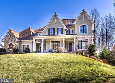 10601 Brookeville Ct, Great Falls, VA 22066