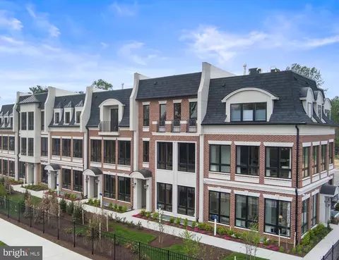 7049 Liberty Ln, Mclean, VA 22101