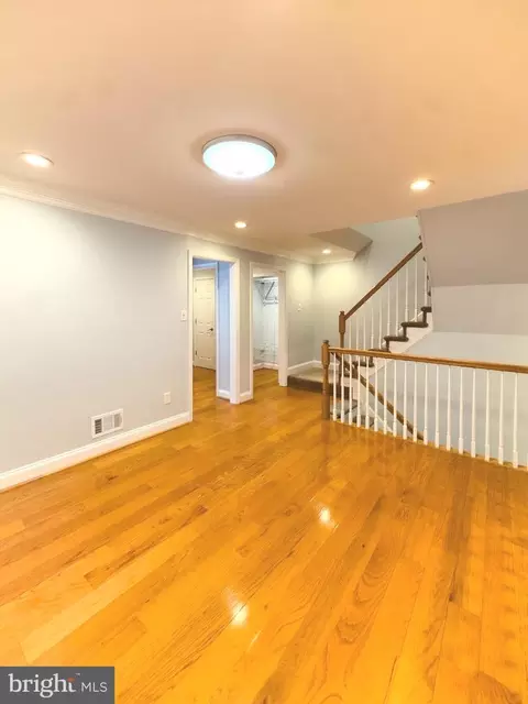 Living - 2419 Ansdel Ct, Reston, VA 20191 photo 2 of 8