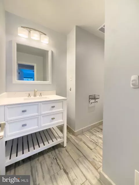 Bath - 2419 Ansdel Ct, Reston, VA 20191 photo 1 of 4