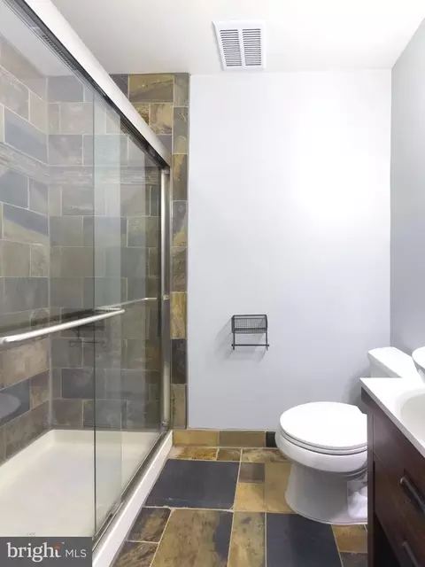 Bath - 2419 Ansdel Ct, Reston, VA 20191 photo 3 of 4