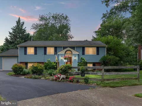 2804 Pepperwood Ct, Vienna, VA 22181