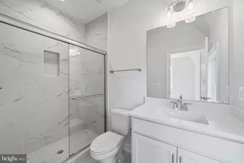 Bath - 1436 Layman St, Mclean, VA 22101 photo 5 of 8