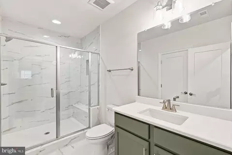 Bath - 1436 Layman St, Mclean, VA 22101 photo 8 of 8