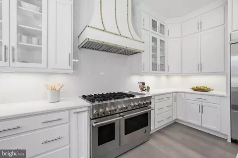 Kitchen - 1436 Layman St, Mclean, VA 22101 photo 4 of 6