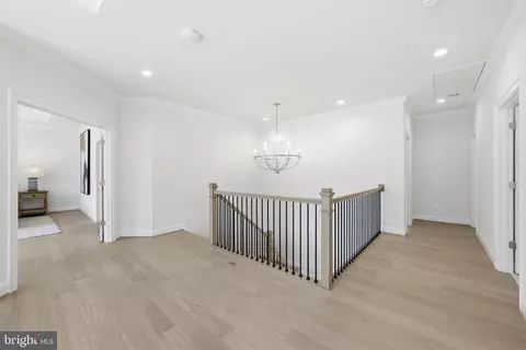 Entry Way - 1436 Layman St, Mclean, VA 22101 photo 7 of 9