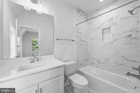Bath - 1436 Layman St, Mclean, VA 22101 photo 6 of 8