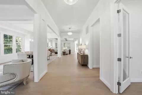 Entry Way - 1436 Layman St, Mclean, VA 22101 photo 1 of 9