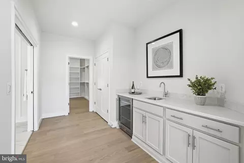 Entry Way - 1436 Layman St, Mclean, VA 22101 photo 8 of 9