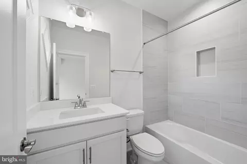 Bath - 1436 Layman St, Mclean, VA 22101 photo 7 of 8