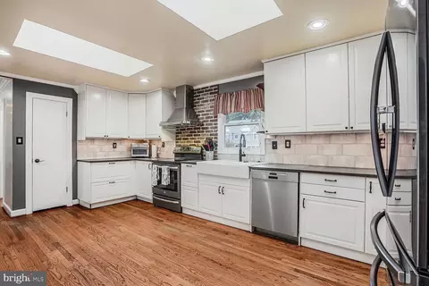 6612 Keene Dr, Springfield, VA 22152 photo 10