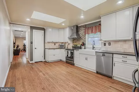 6612 Keene Dr, Springfield, VA 22152 photo 9