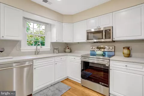 7713 Shootingstar Dr, Springfield, VA 22152 photo 13