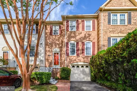 7713 Shootingstar Dr, Springfield, VA 22152 photo 3