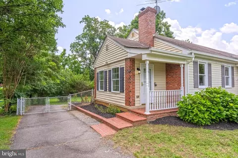 Exterior - 7035 Calamo St, Springfield, VA 22150 photo 3 of 7