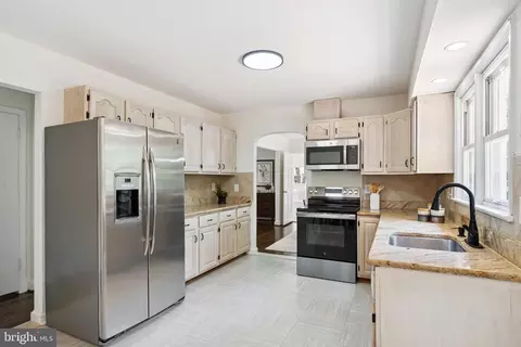 Kitchen - 7035 Calamo St, Springfield, VA 22150 photo 1 of 2