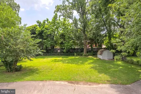 Exterior - 7035 Calamo St, Springfield, VA 22150 photo 6 of 7