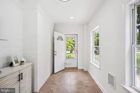 Entry Way - 7035 Calamo St, Springfield, VA 22150 photo 1 of 2