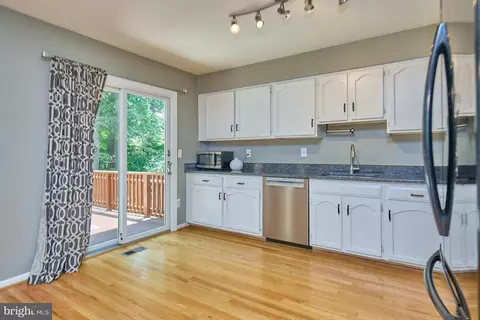 7084 Solomon Seal Ct, Springfield, VA 22152 photo 9
