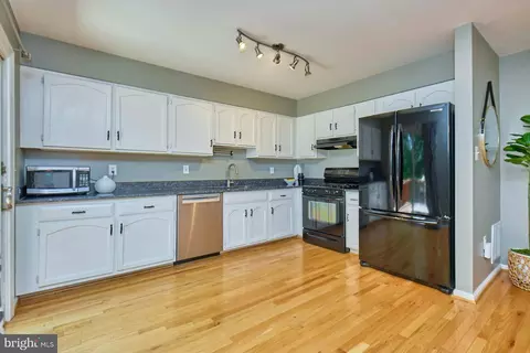 7084 Solomon Seal Ct, Springfield, VA 22152 photo 8