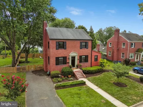 2835 Meadow Ln, Falls Church, VA 22042