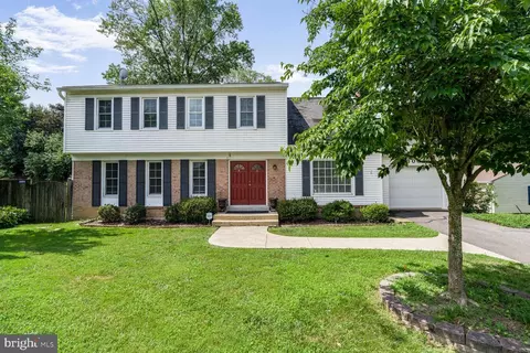8003 Rivermont Ct, Springfield, VA 22153