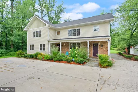 5104 Birch Ln, Annandale, VA 22003