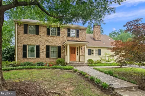8717 Highgate Rd, Alexandria, VA 22308
