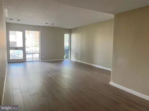 2647 Redcoat Dr #130, Alexandria, VA 22303