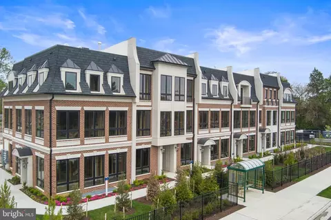 7054 Liberty Ln, Mclean, VA 22101