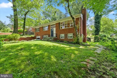 3035 Hazelton St, Falls Church, VA 22044