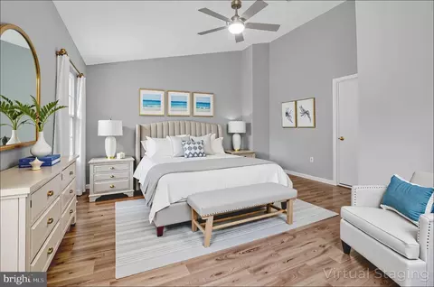 7806 Solomon Seal Dr, Springfield, VA 22152 photo 3